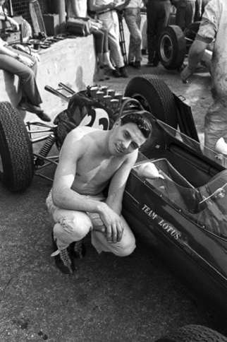 Un petit coucou pendant les essais à Monza !
©  Bernard Cahier Un petit coucou pendant les essais à Monza !
©  Bernard Cahier